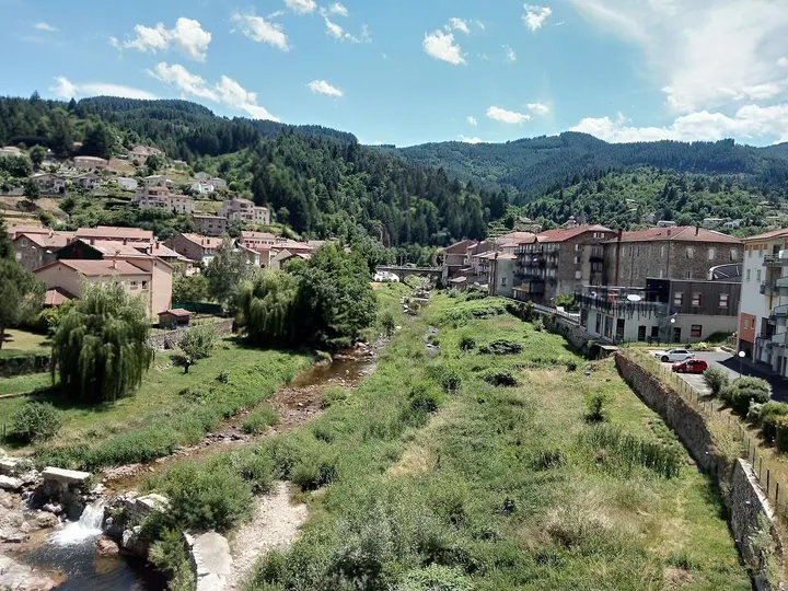 La Dorne traversant Le Cheylard